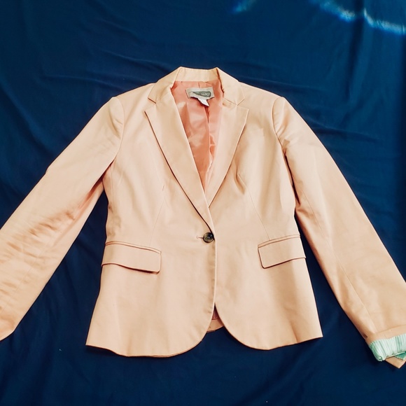 Pink Peach Blazer - Picture 2 of 3